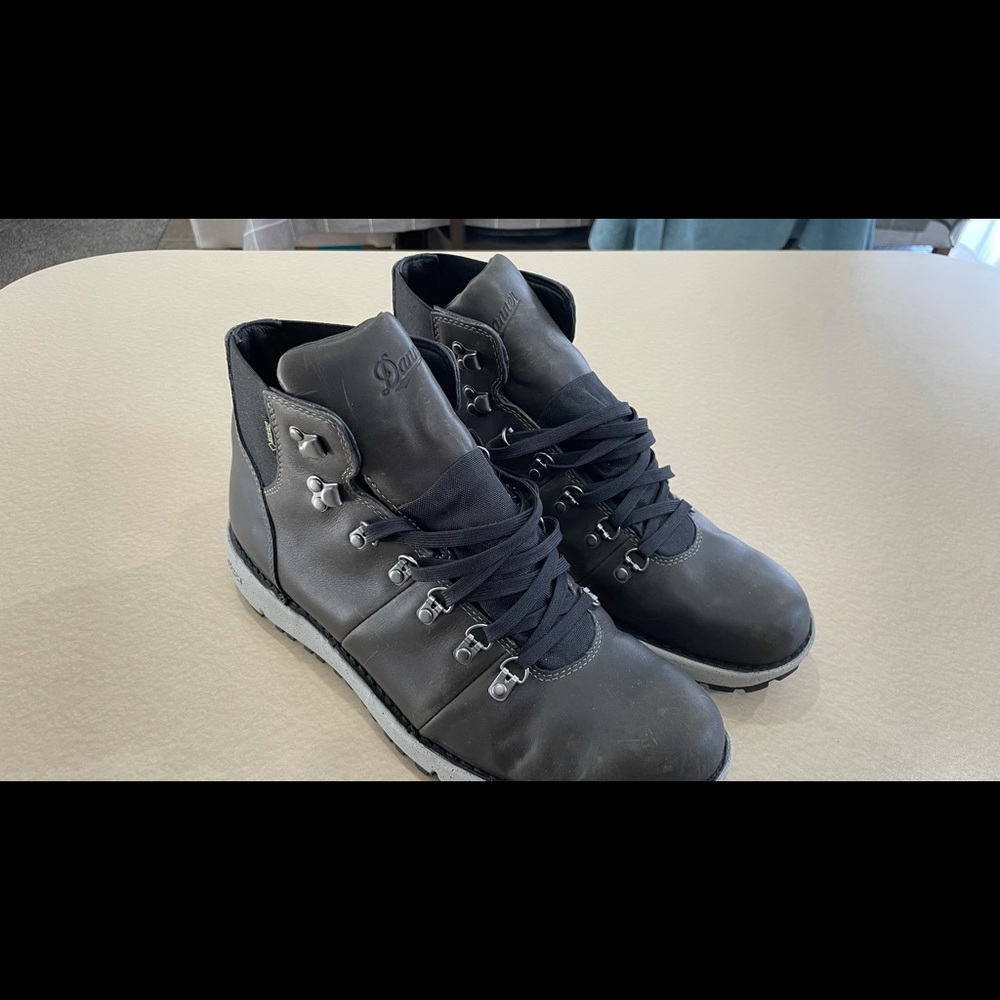 Danner men’s boots. New condition